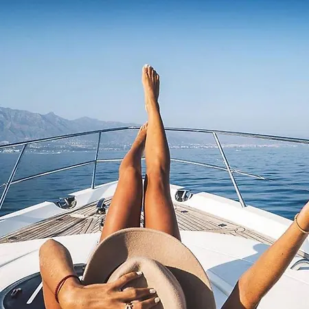 Apartment Oleholidays 226 Romana Playa Primera Linea De Mar Marbella